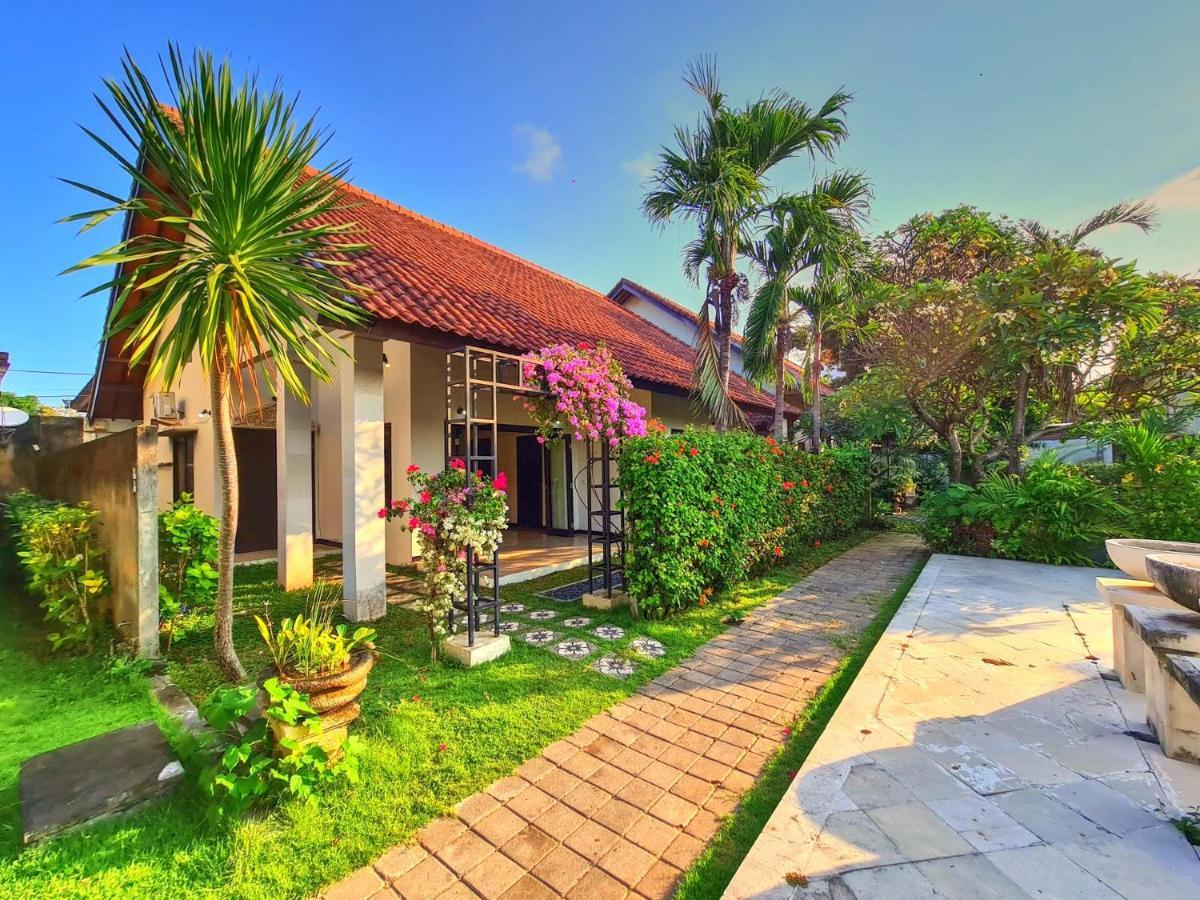Sayang Taman Villas Sanur  Exterior photo